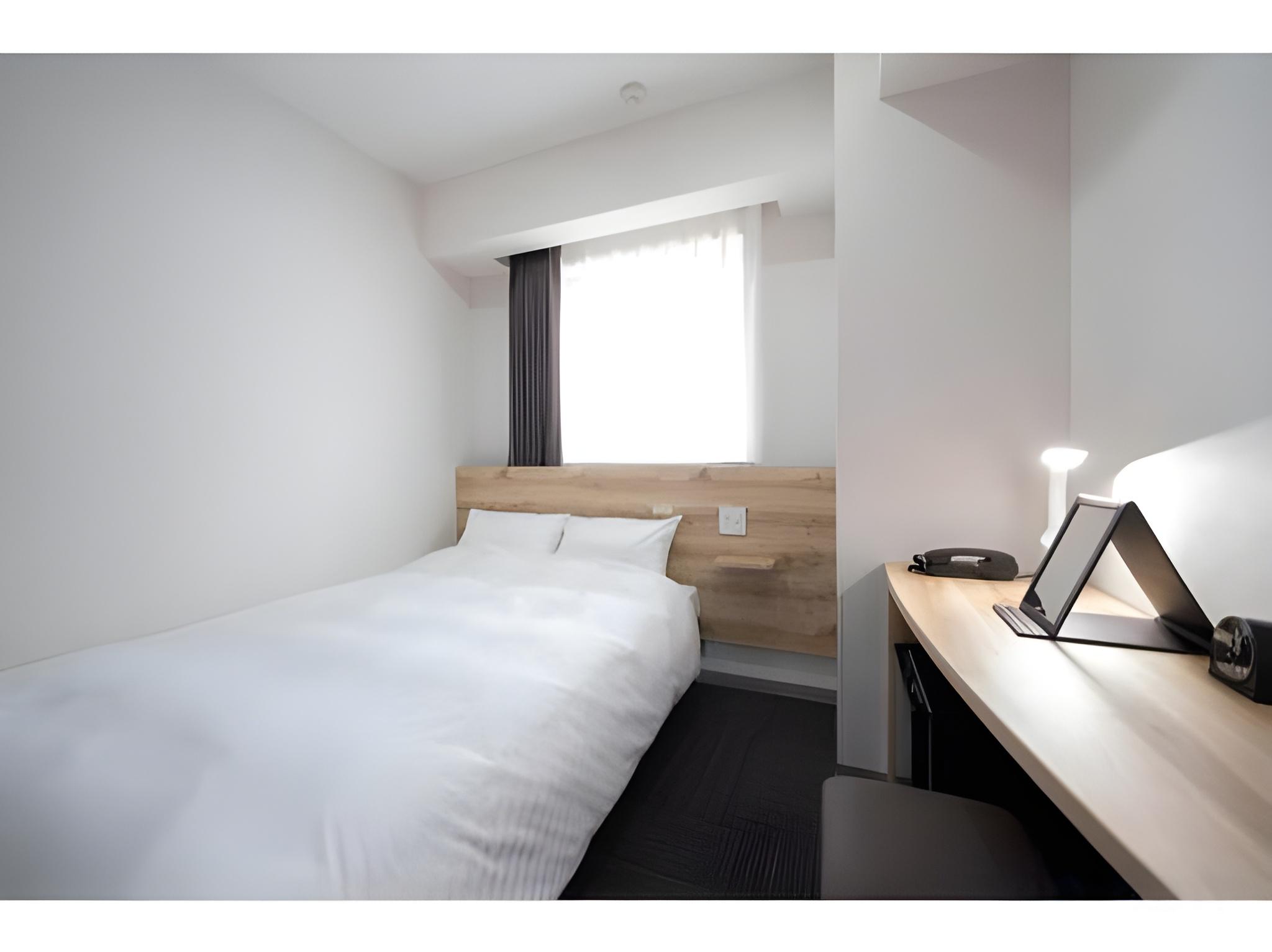 Semi Room, Single, Semi Double Bed