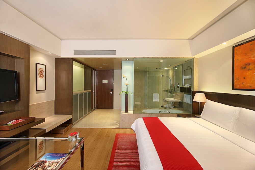 TRIDENT BANDRA KURLA 12/67