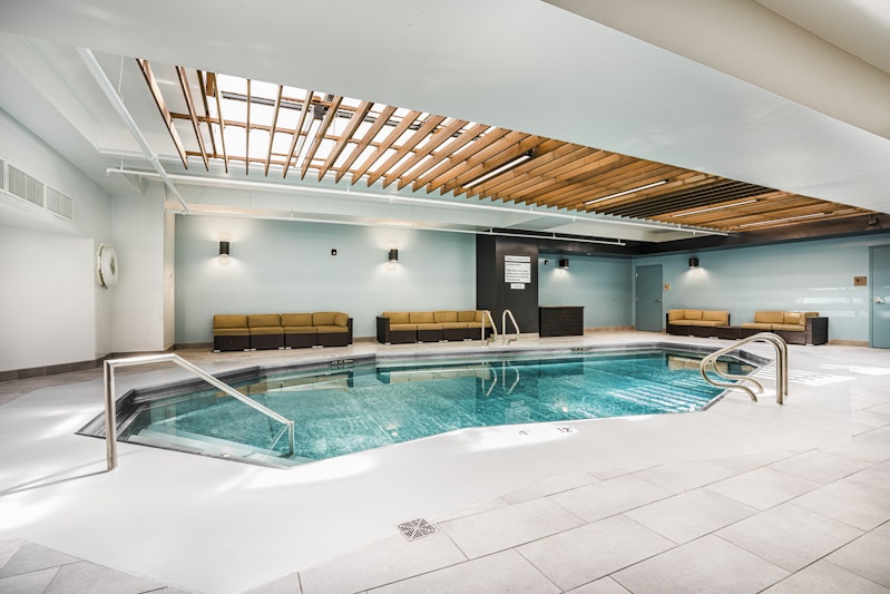 Embassy Suites Indianapolis Downtown 27/75