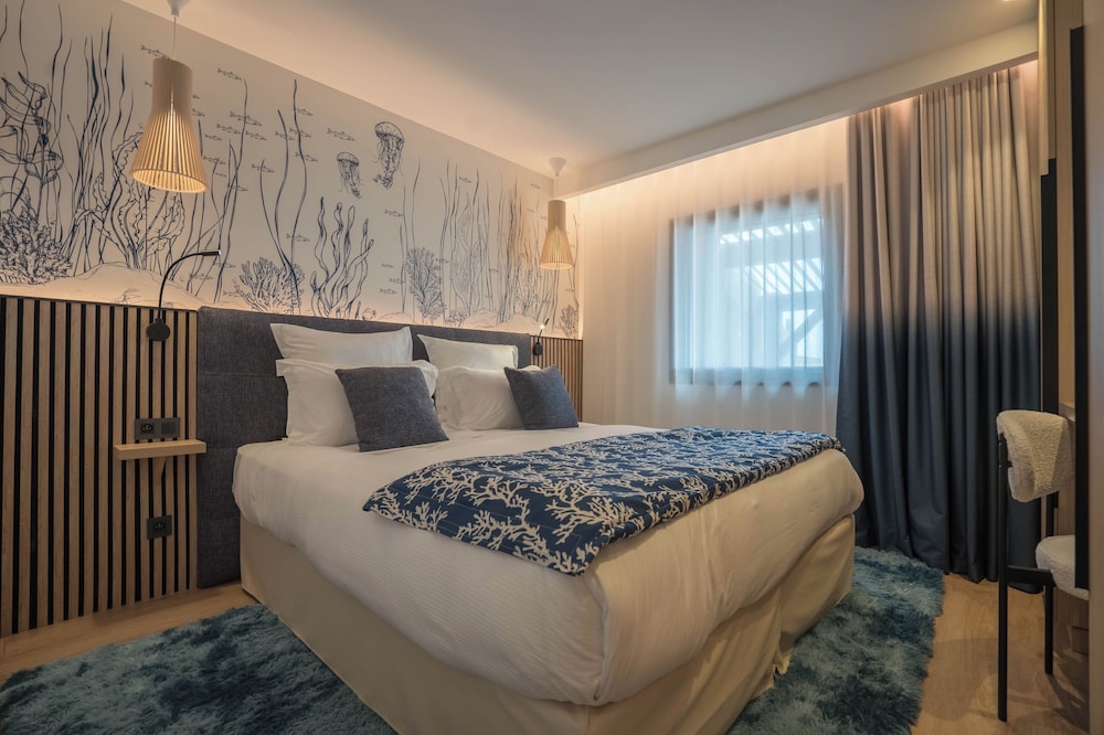 2 Bedrooms, Luxury, Villa, 2 Queen Beds, Beach Side, Sofa