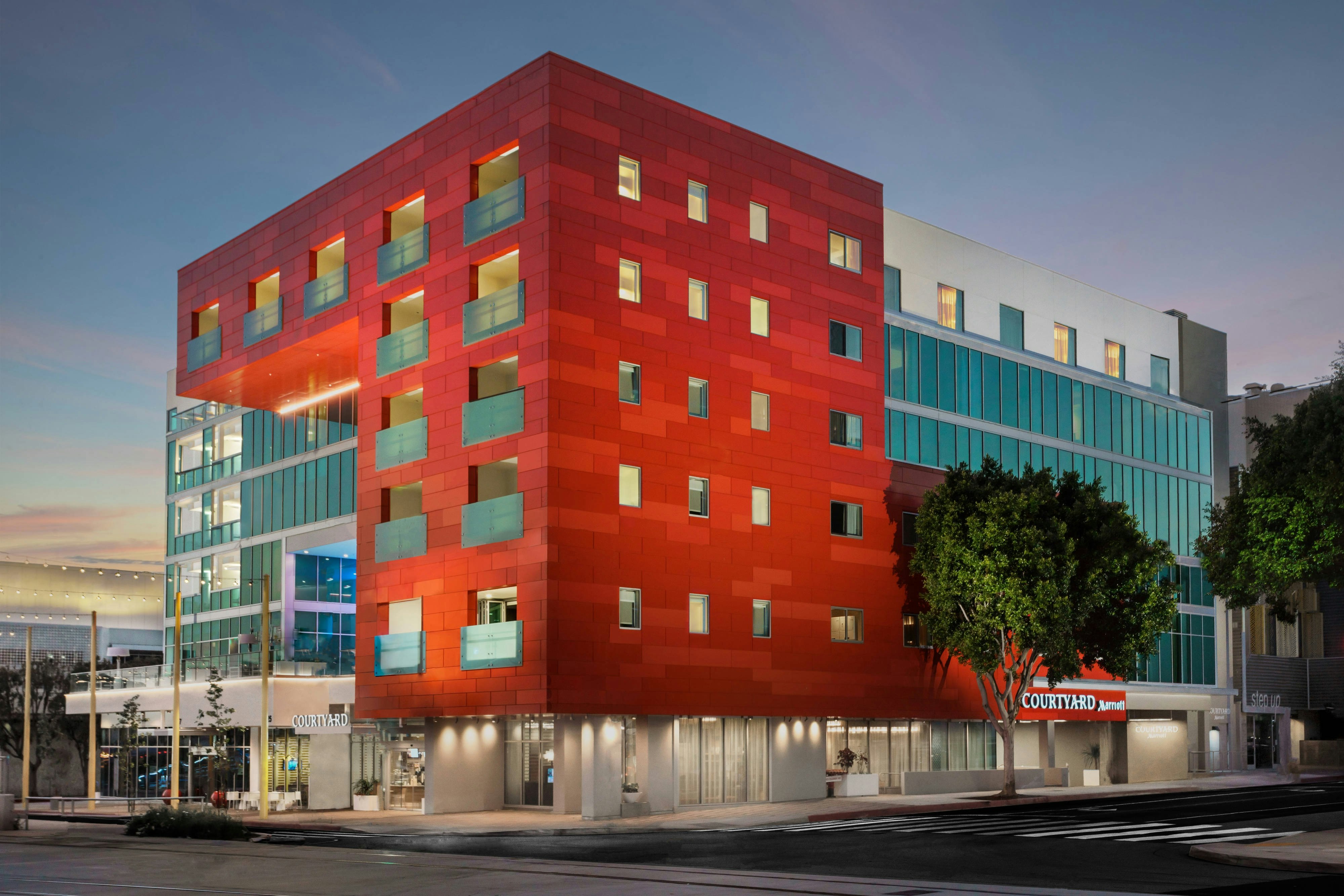 Courtyard by Marriott Santa Monica 8/59