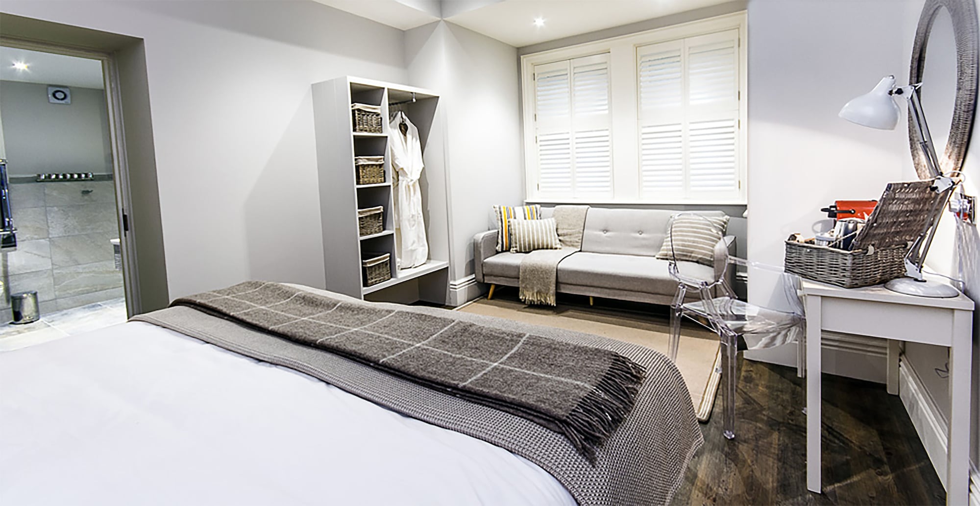 NEST, DELUXE, DOUBLE BED