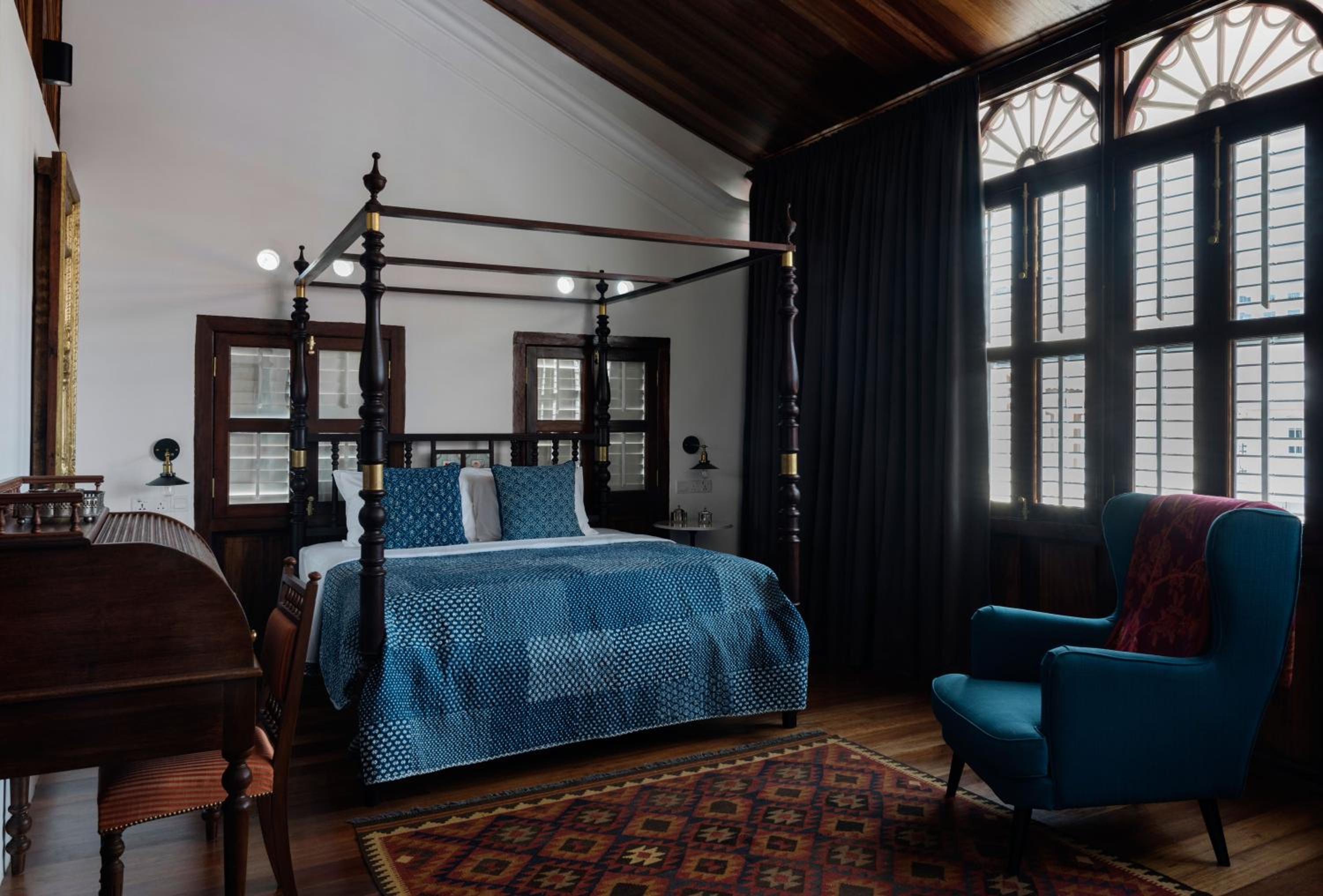 SUITE, MANSION
