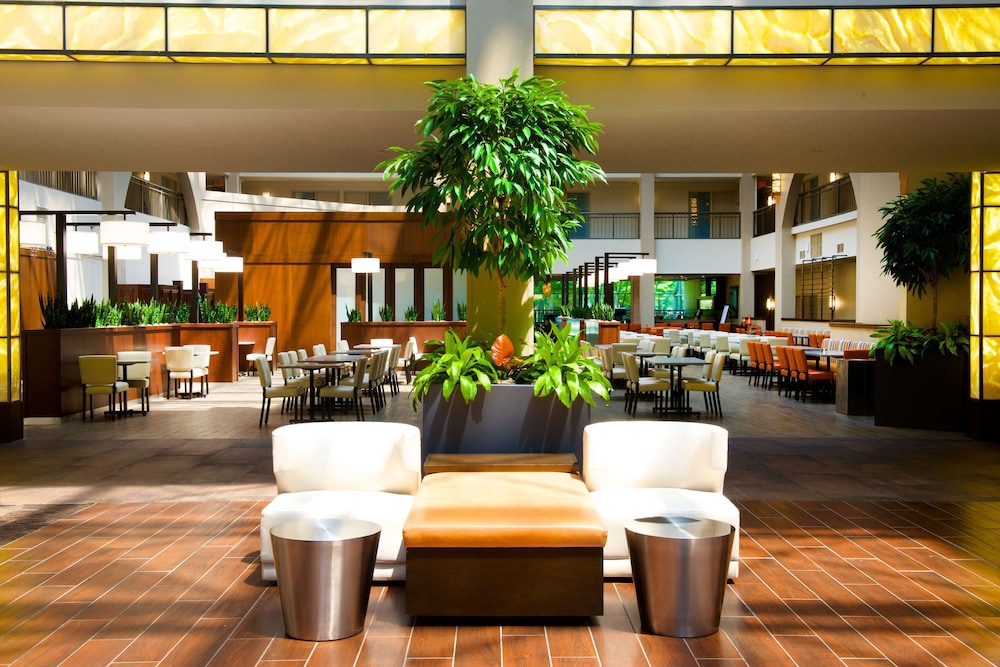 Embassy Suites by Hilton Cincinnati Northeast Blue Ash 36/54