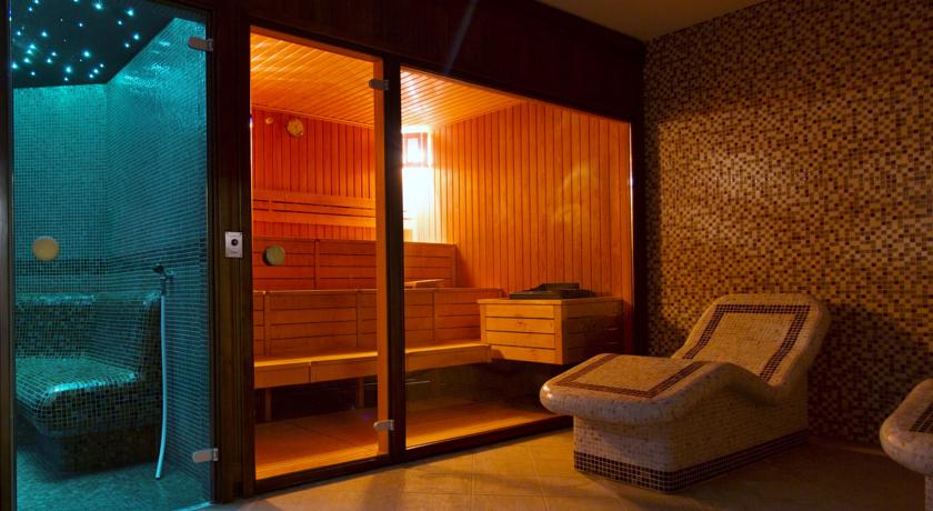 Emerald Hotel 14/37