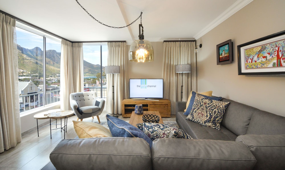 dk villas 2 The Boardwalk (Hout Bay) 25/50