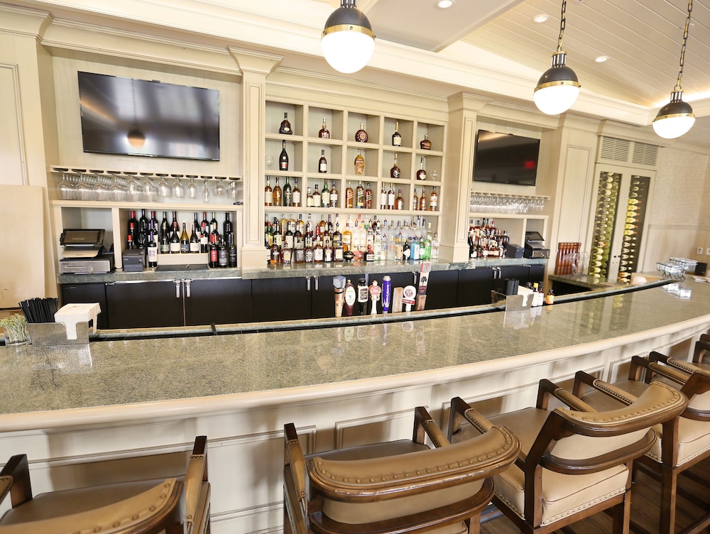 The Inn And Club At Harbour Town 31/50