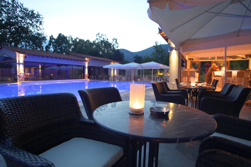 Mont Helmos Hotel 53/71