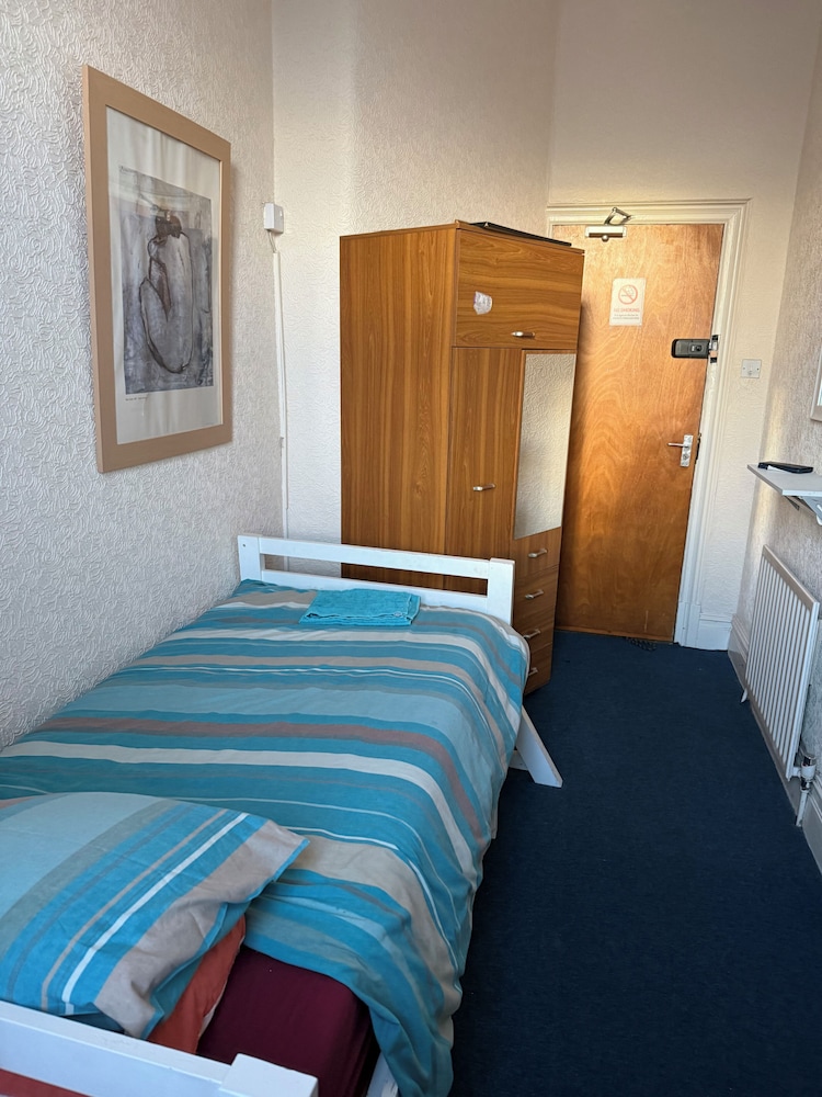 The Hawkes Hotel 14/56