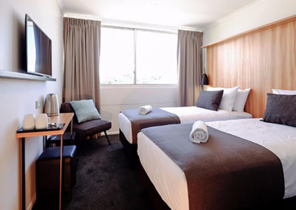 No. 9 Hotel, Auckland 30/60