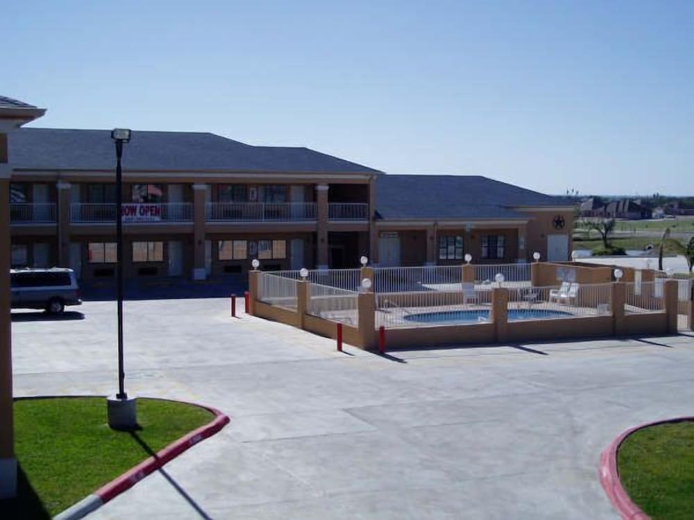Texas Inn and Suites at La Joya 43/46