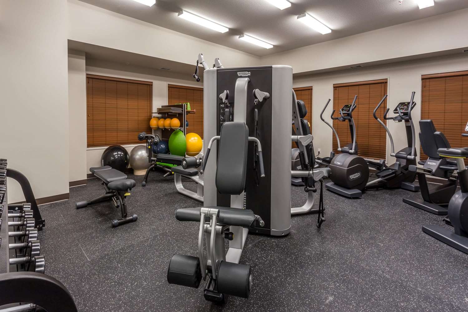 Microtel Inn Suites By Wyndham Kitimat 15/32
