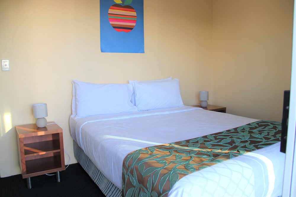 Broadwater Keys 25/72
