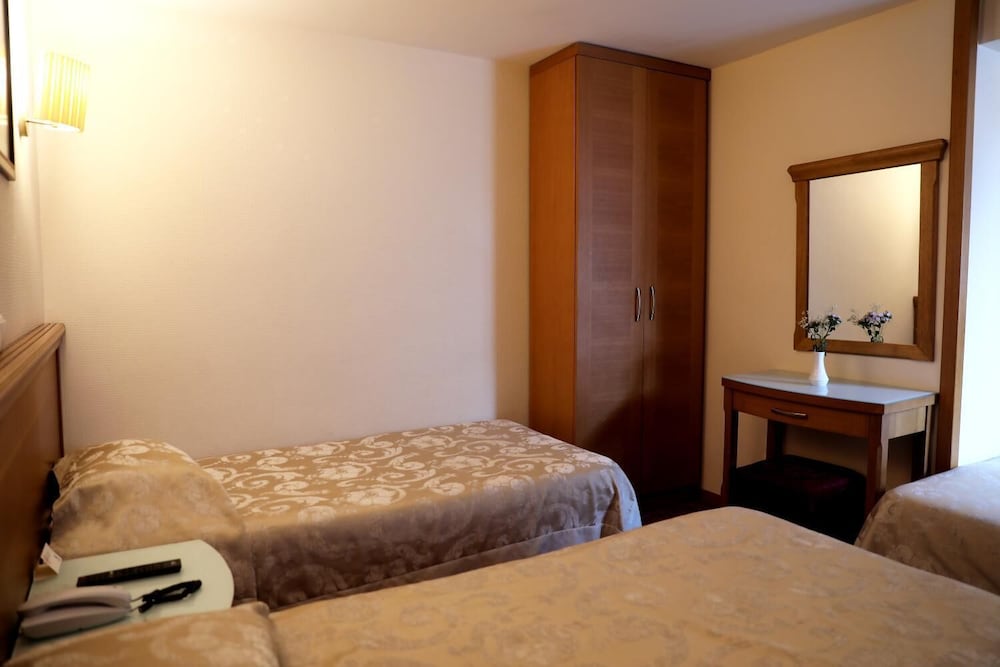 Yavuz Otel 11/49