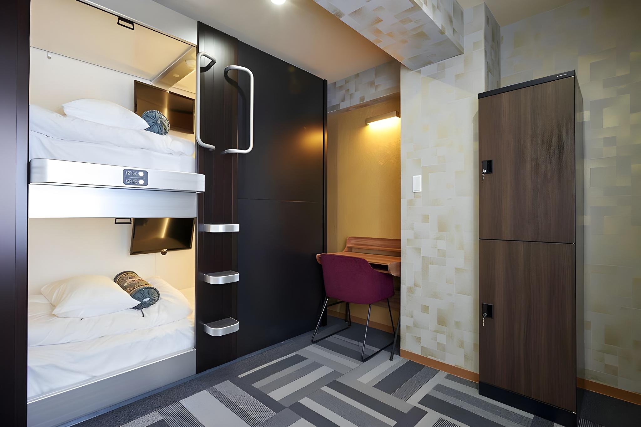 Vip, Capsule, Shared Bathroom