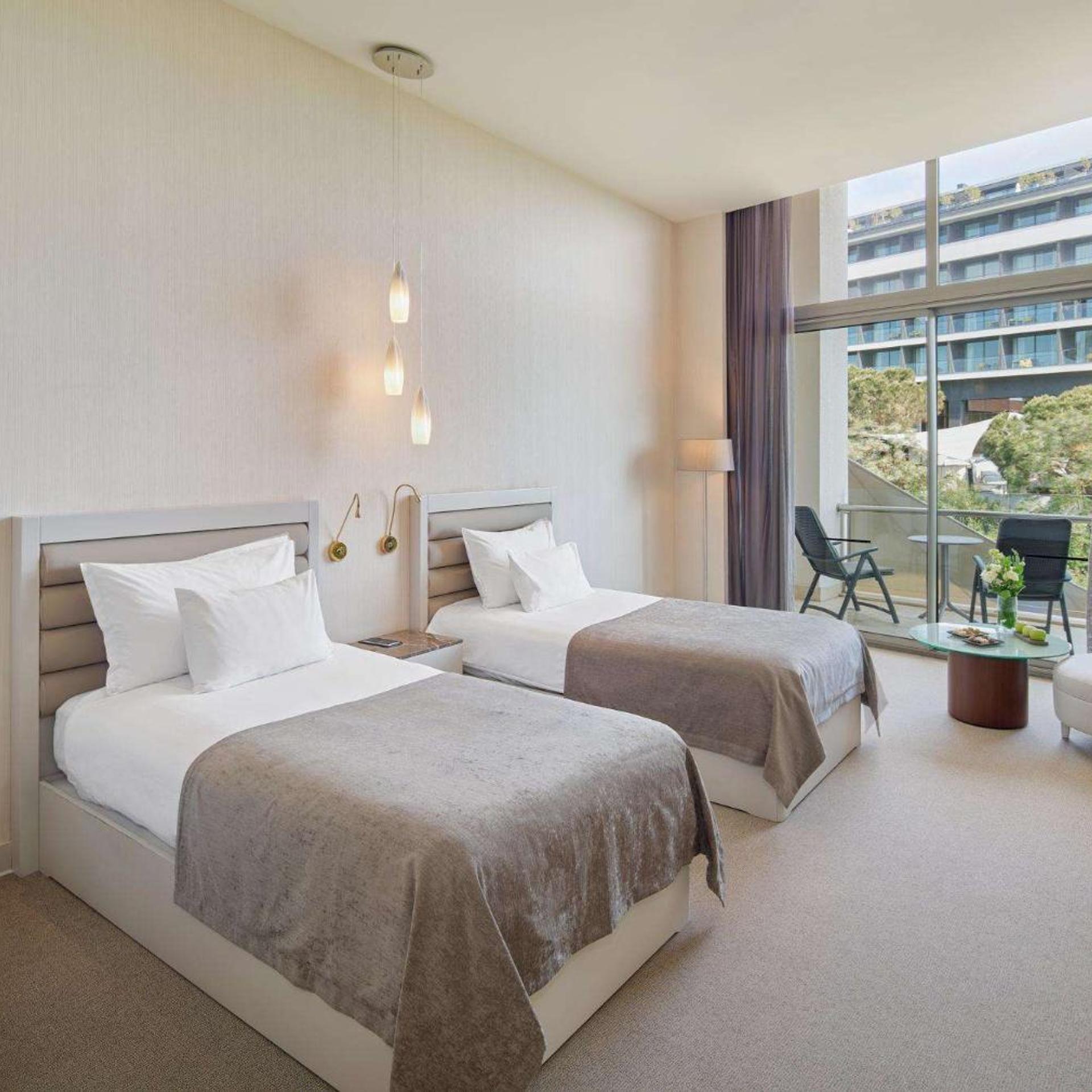 Family Suite Land View