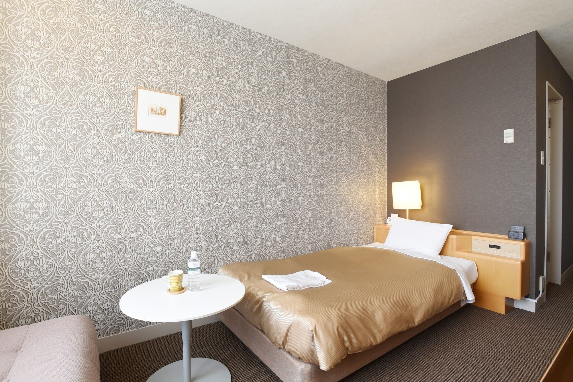 DELUXE, SINGLE, SINGLE BED