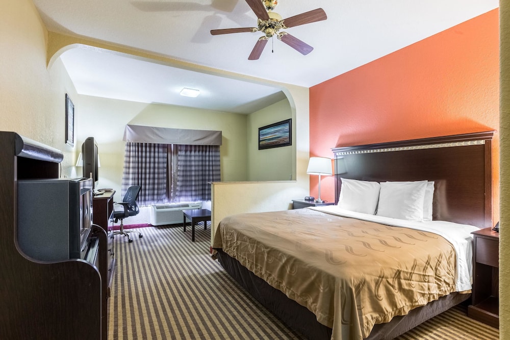 Quality Suites Houston North - Spring 11/41