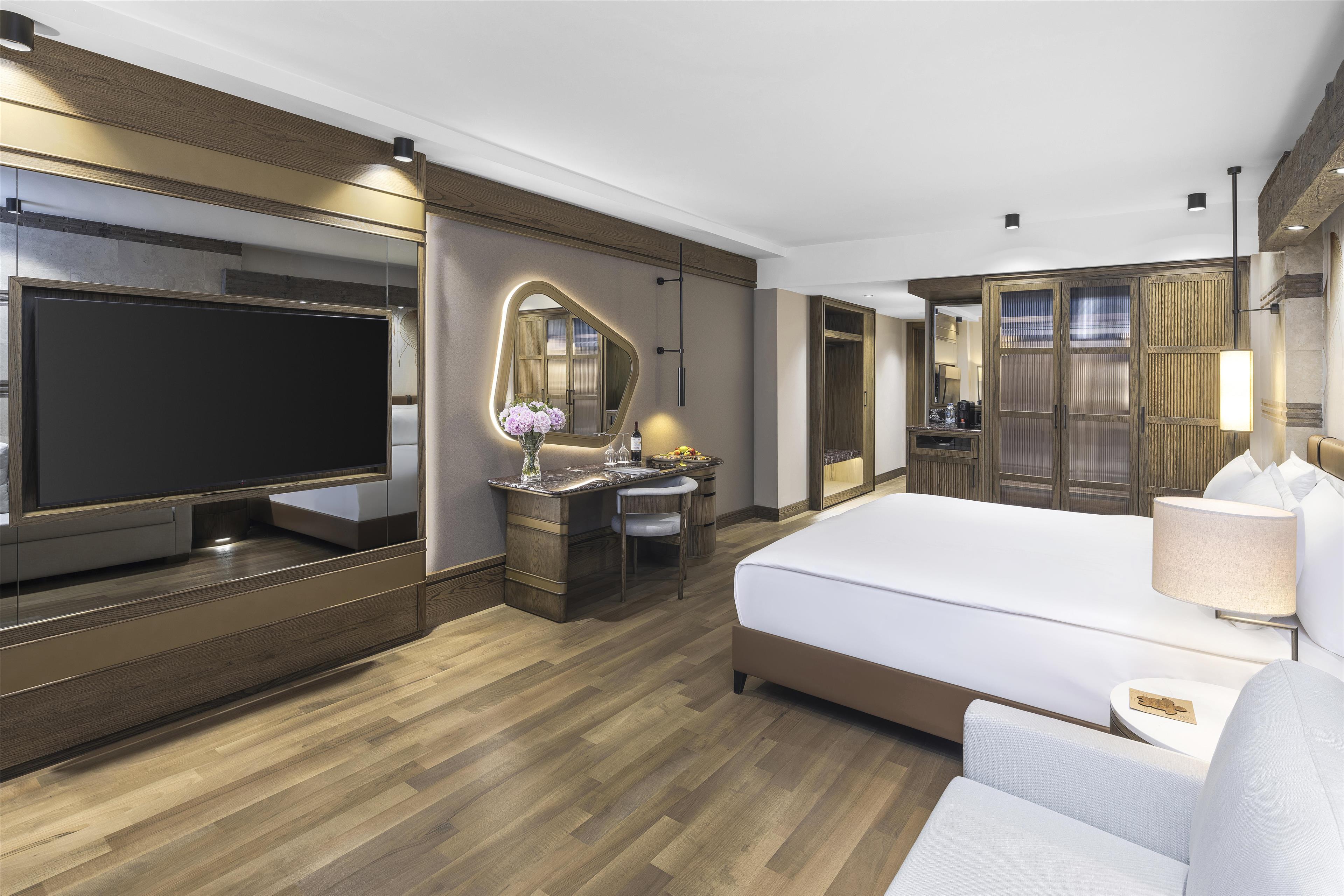 Garden, Superior, Twin Beds