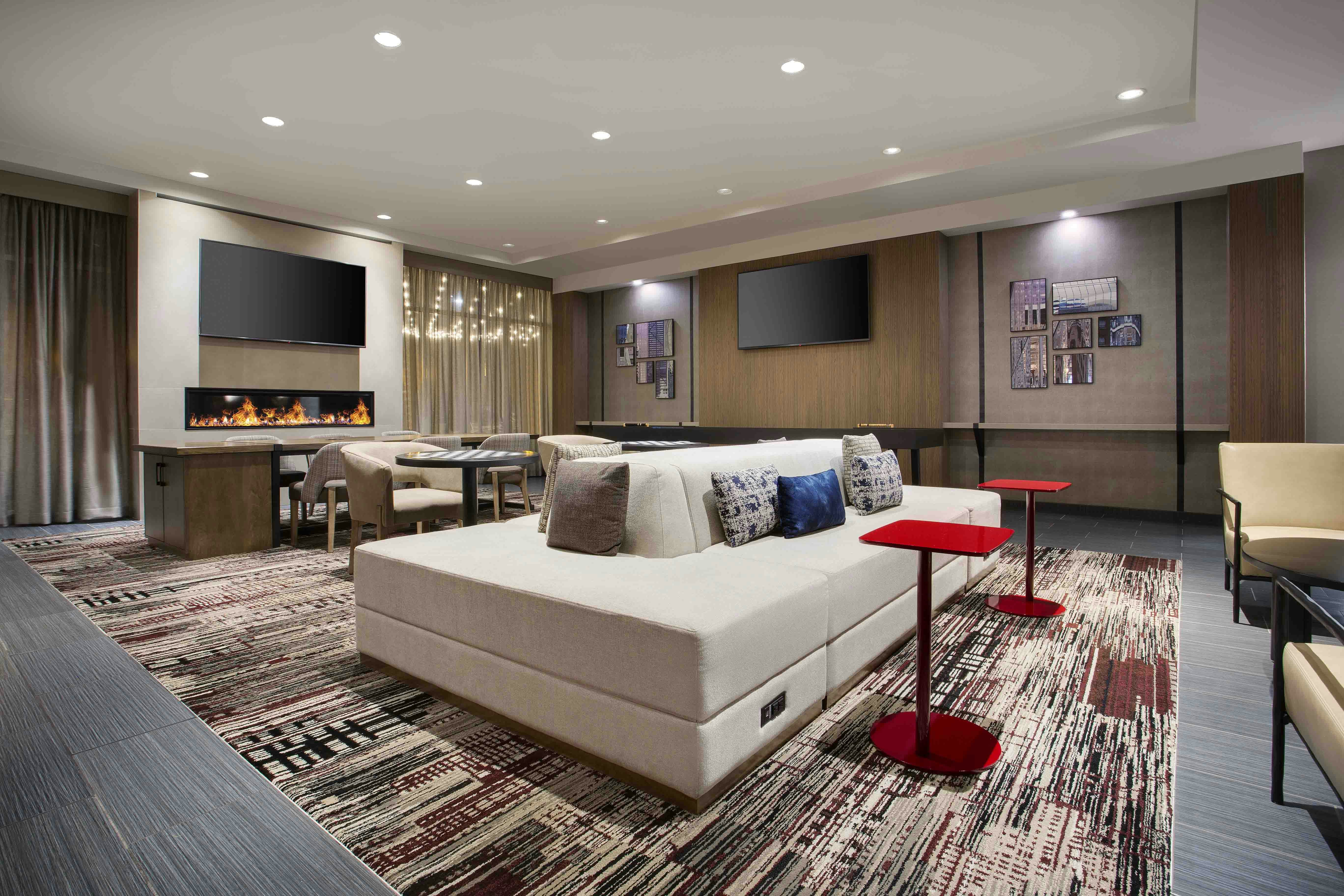 DoubleTree by Hilton Chicago Midway Airport 20/48