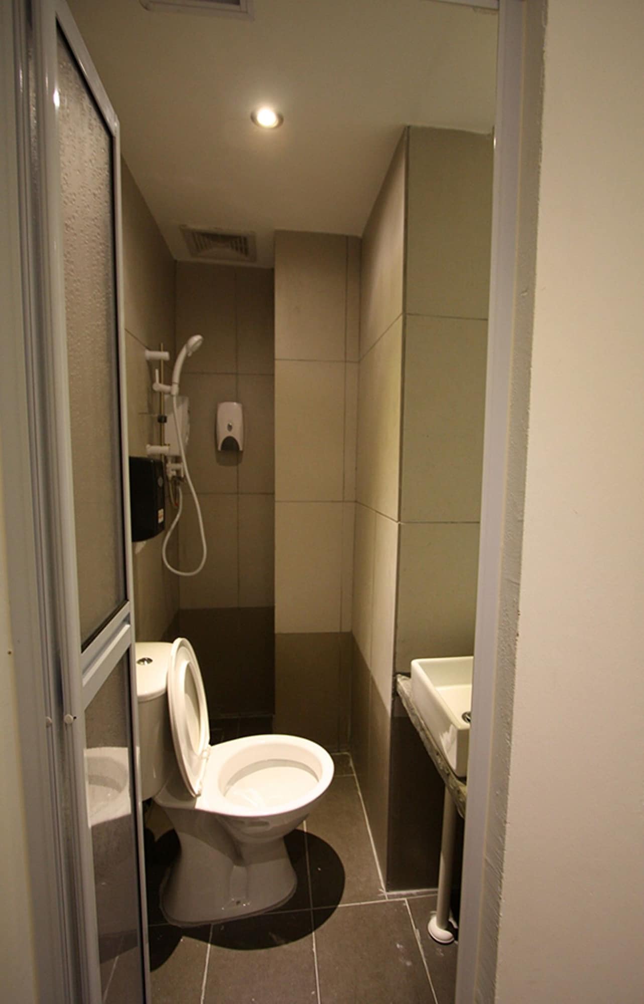 غرفة ديلوكس بسرير كوين وسرير فردي، Place2stay - Kenyalang 3/3