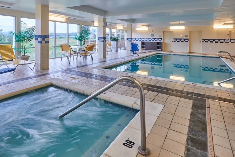 Fairfield Inn Suites By Marriott Burlington 6/32