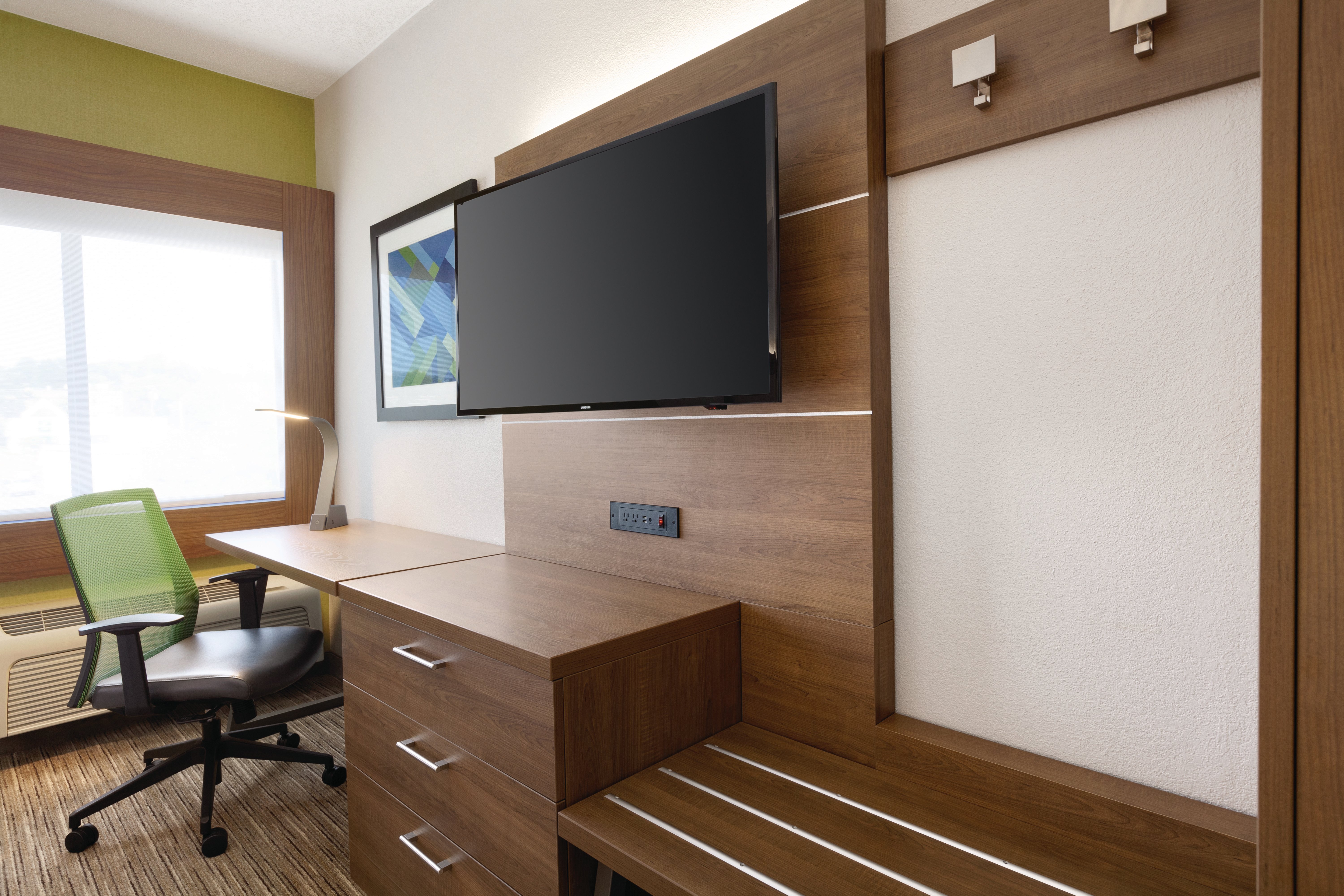 Holiday Inn Express Hartford South Rocky Hill 34/41