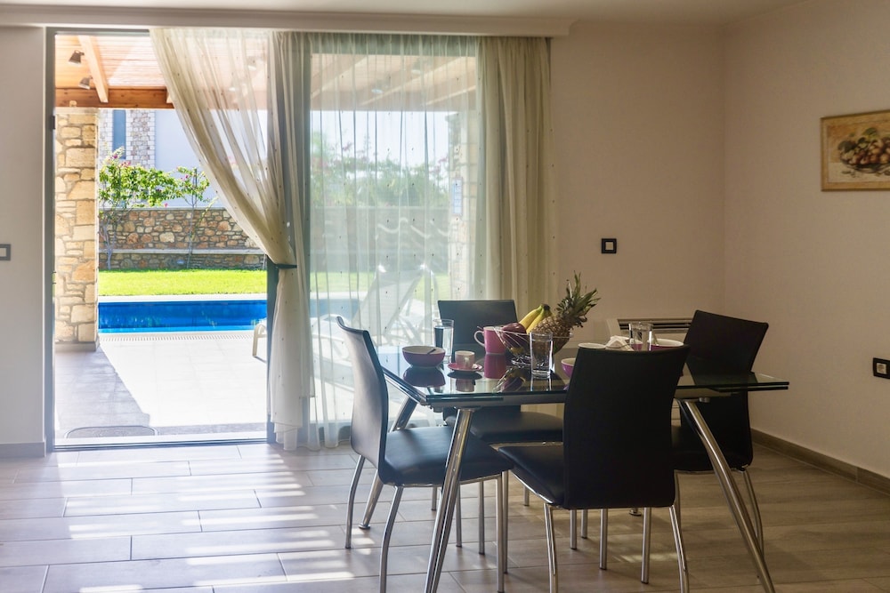 Estrella Villas 51/68