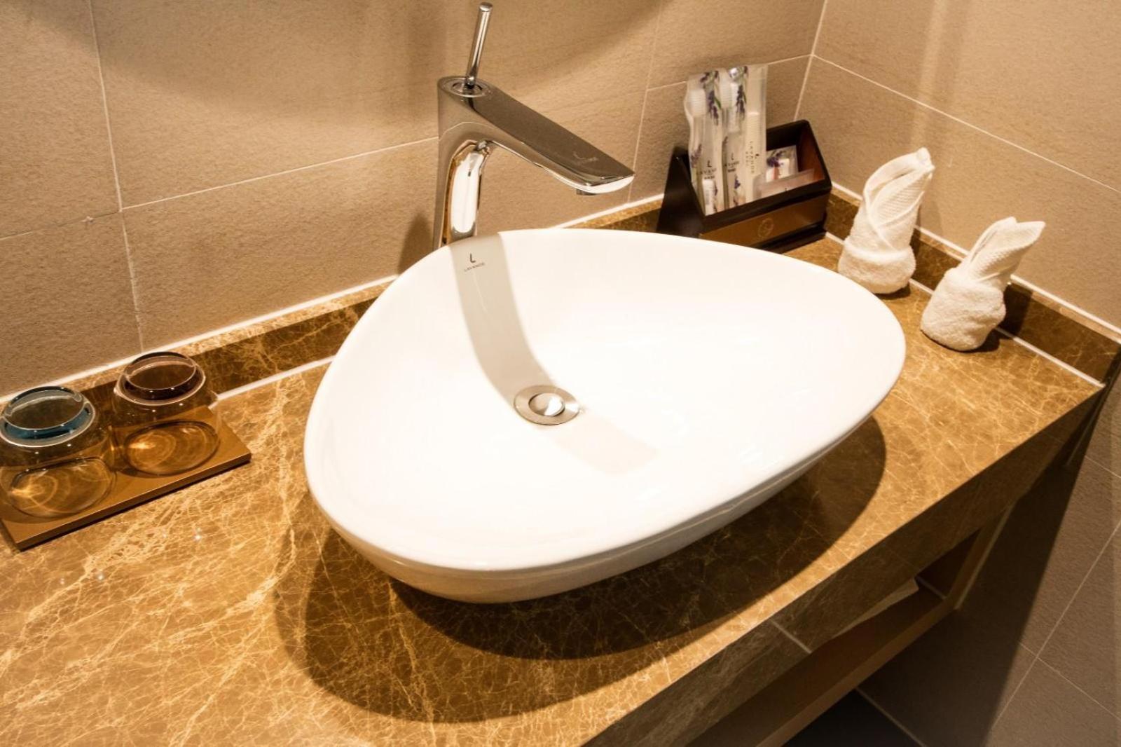 Lavande Hotels Shenzhen North Railway Station Bantian Metro Station 46/51