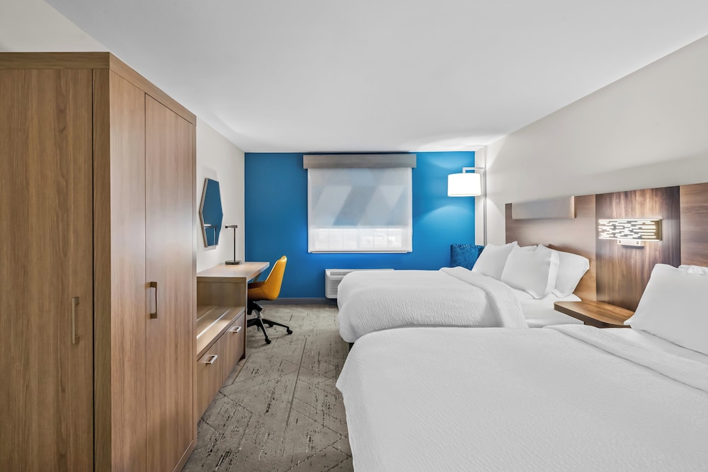 Standard, 2 Queen Beds