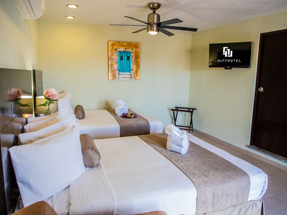 جناح جونيور بسريرين مزدوجين مع أريكة، H177 Hotel 4/8