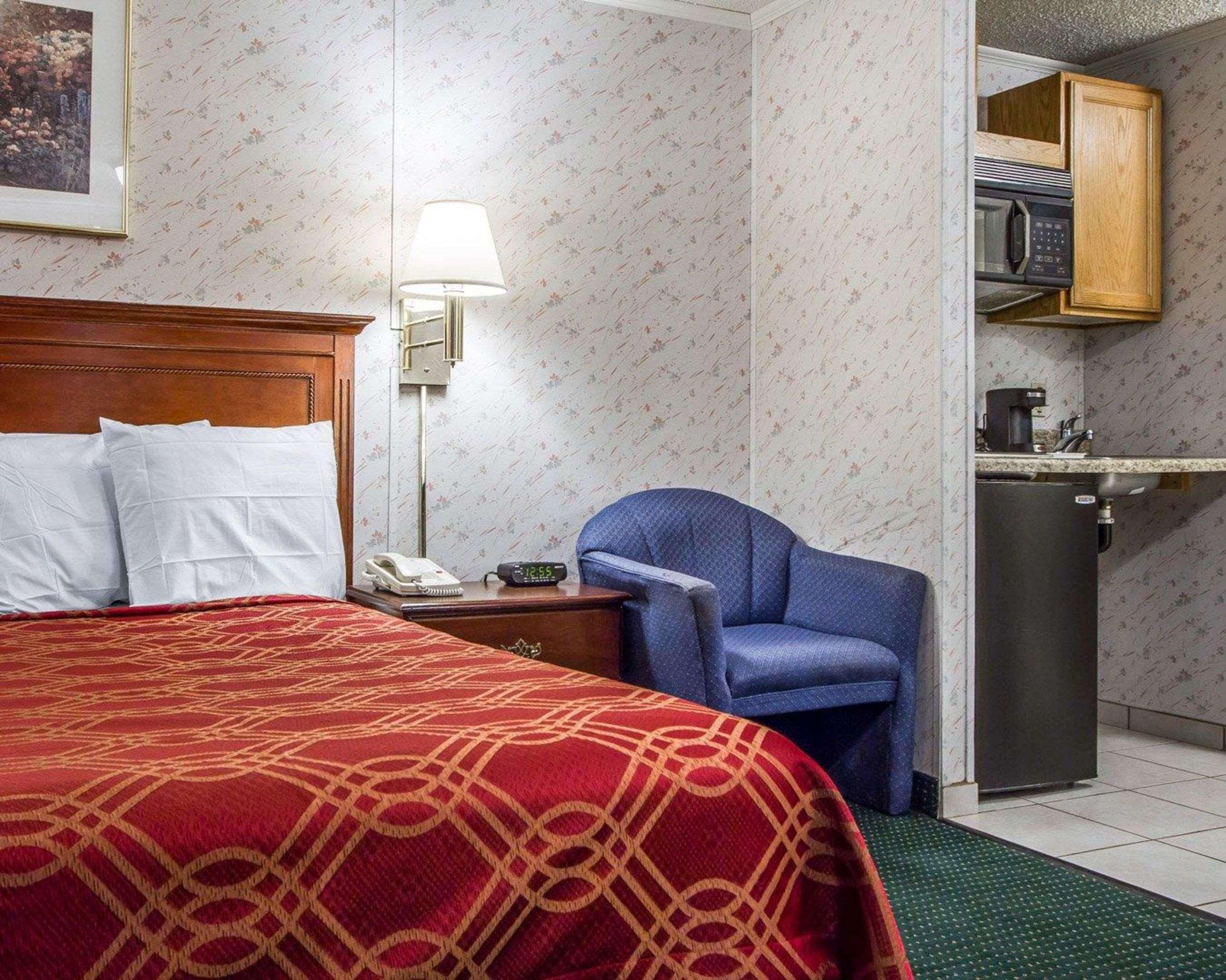 Efficiency, King Bed