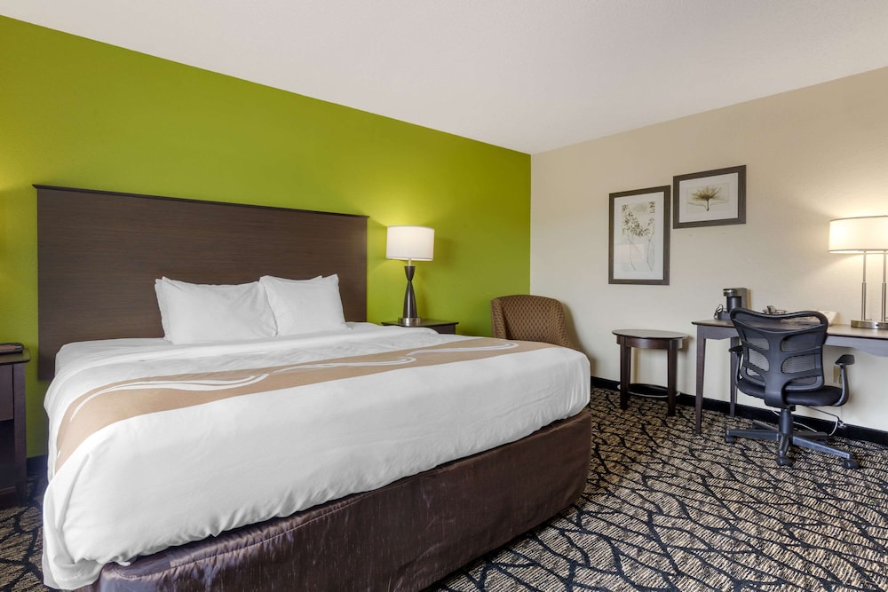 Standard, King Bed, Jetted Tub