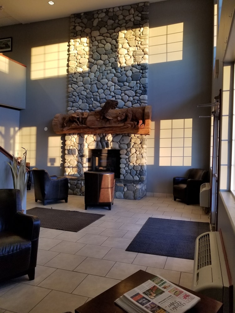 Grand View Inn And Suites 35/65