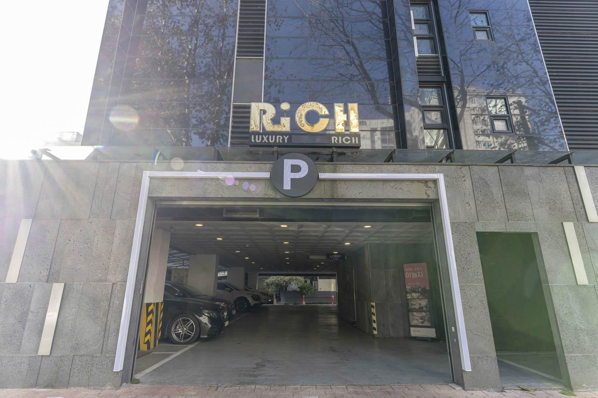 Richi Hotel 14/78
