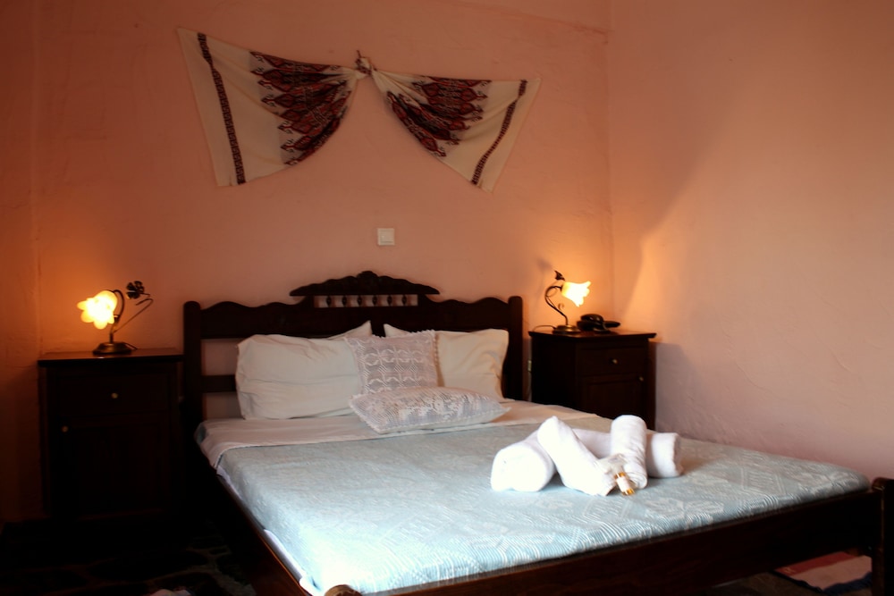 Arolithos Traditional Cretan Village 14/50