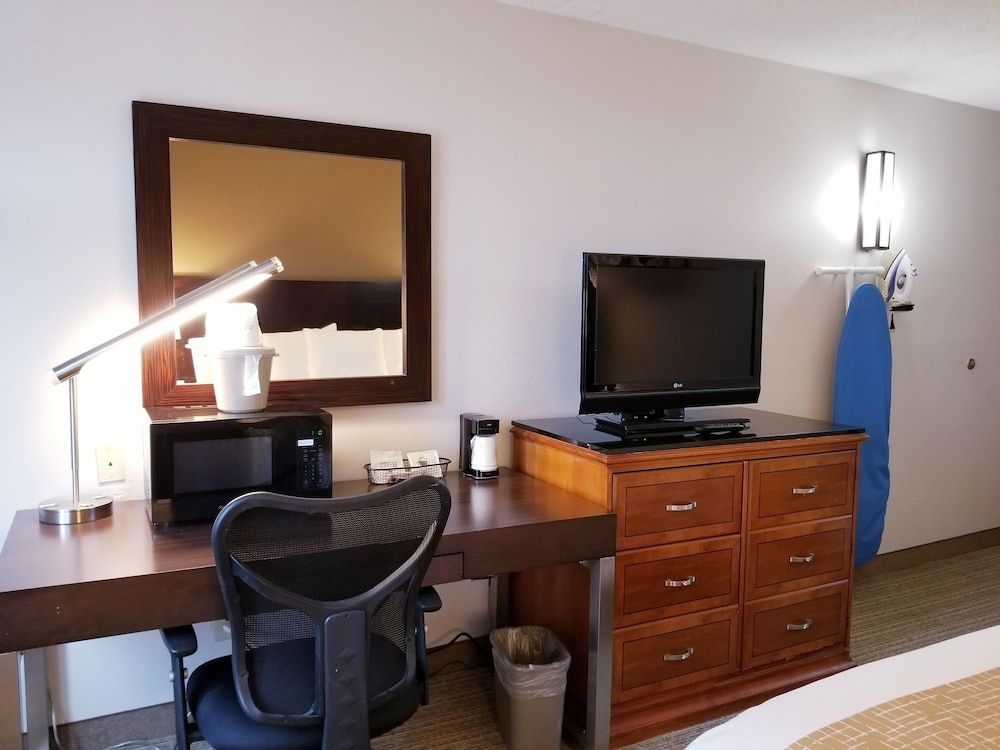 Travelodge By Wyndham Fort Wayne North 21/38