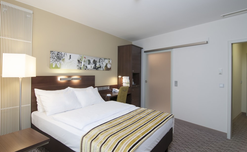 Holiday Inn Munchen Unterhaching 16/80