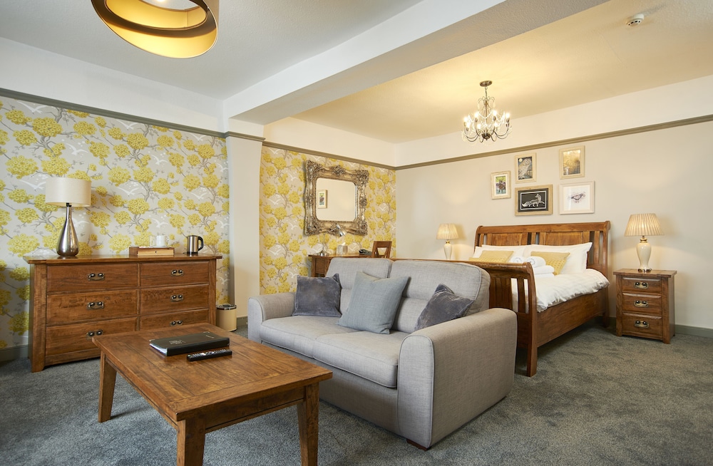 The Angel Inn Hotel 34/58