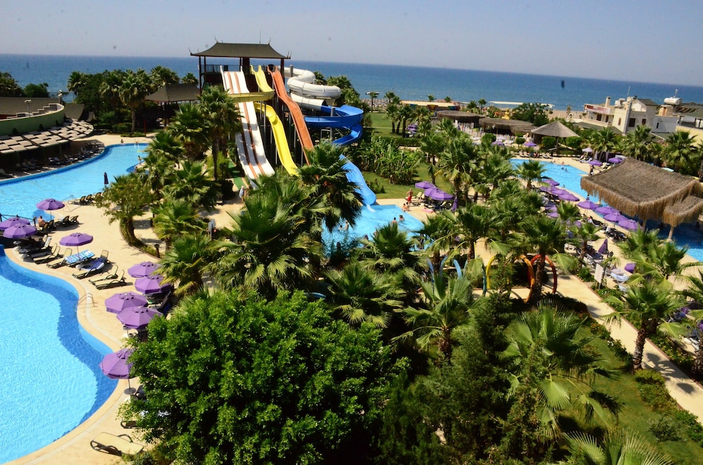 Siam Elegance Hotels and Spa 32/35