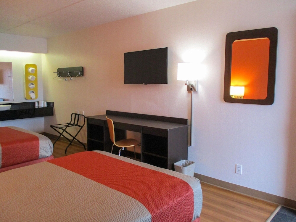 Motel6 Memphis, TN - Downtown 30/58