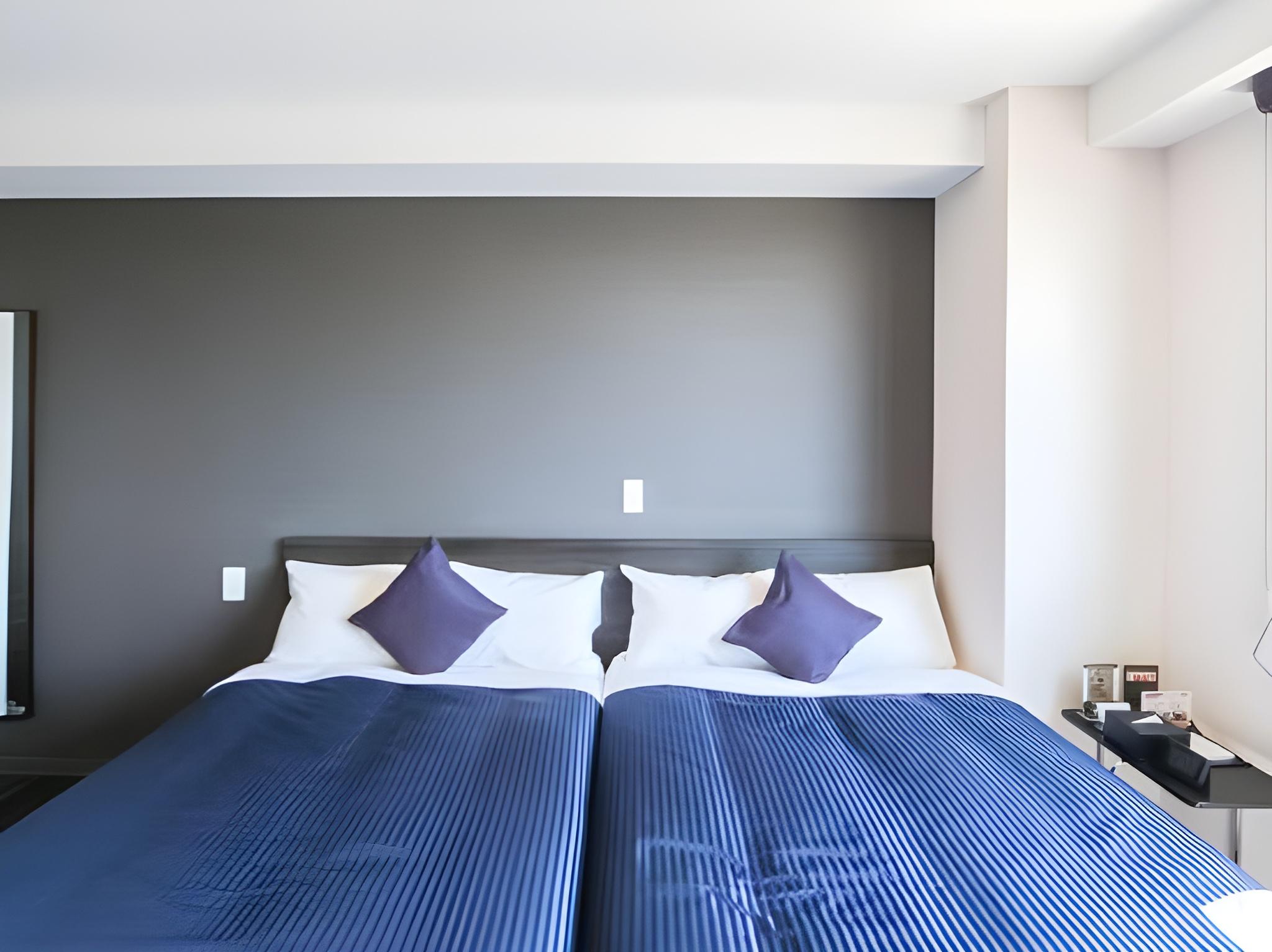 Semi Room, 2 Semi Double Beds