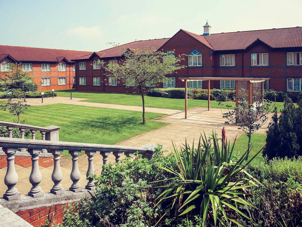 Mercure Daventry Court Hotel 74/79