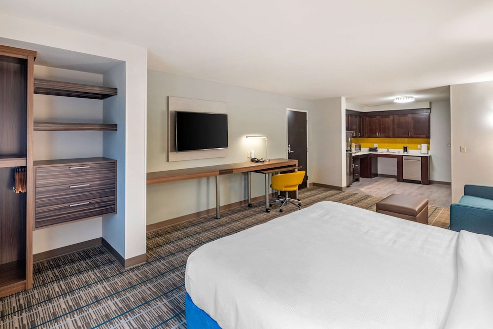 MainStay Suites Spokane Airport 16/43