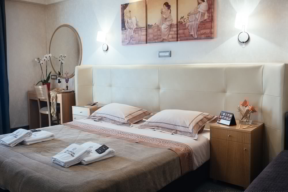 ALEXANDROS BOUTIQUE HOTEL 16/70