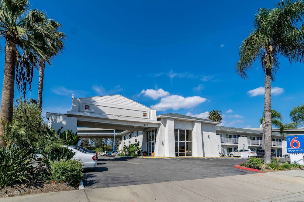 Motel6 Redlands, CA 37/43