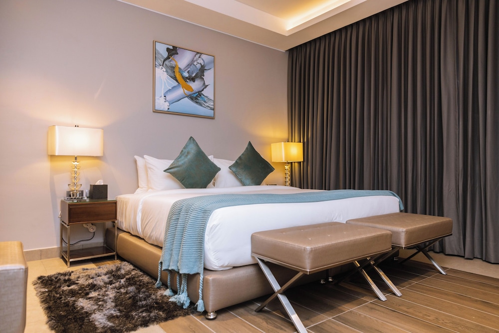 Oak Plaza Suites 16/66
