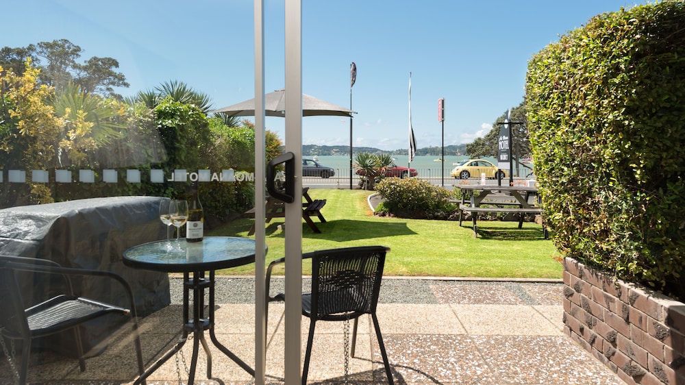 Ala Moana Motel 62/68