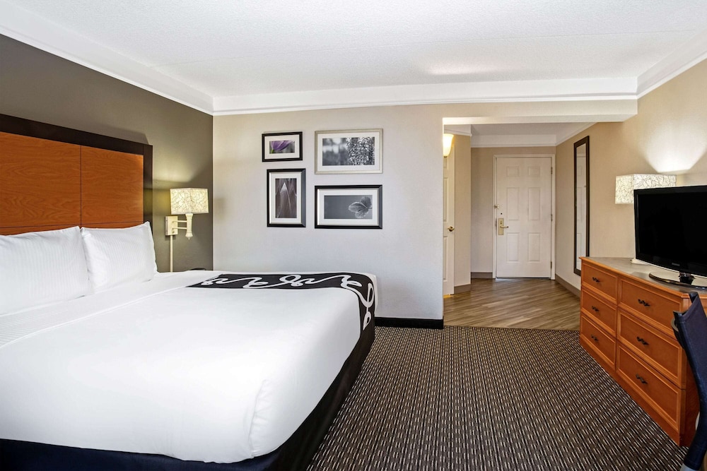 La Quinta Inn And Suites By Wyndham Tucson Airport 14/47