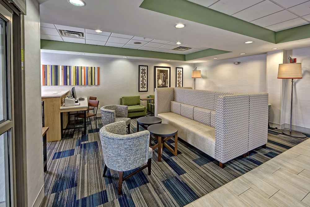 Holiday Inn Express Hotel And Suites Crossville 22/35